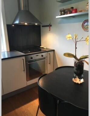 Fridge, microwave, stovetop, toaster