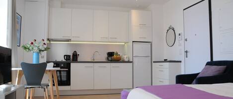 1 غرفة نوم ومكواة/لوح كي وواي فاي وملاءات أسرّة