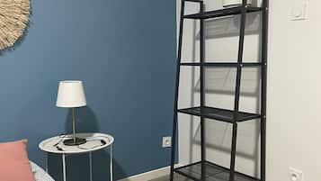 2 bedrooms, iron/ironing board, bed sheets