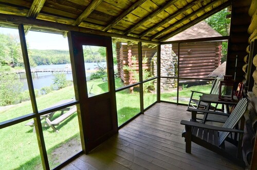 Lakeside Cabin on Minerva Lake