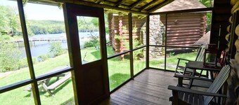 Lakeside Cabin on Minerva Lake
