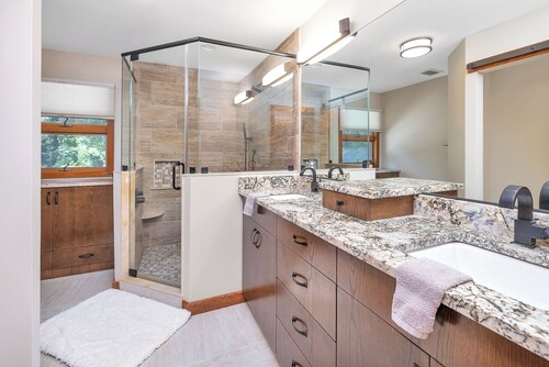 Privacy! 4 bed/2 bath Home with Private Pool