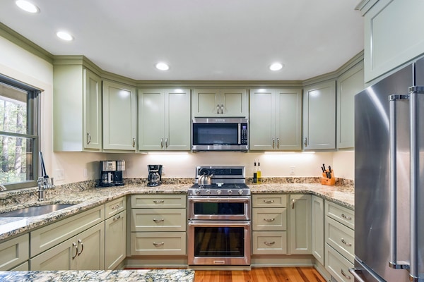 Frigorífic, microones, forn i placa de cuina