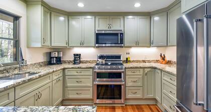 Privacy! 4 bed/2 bath Home with Private Pool