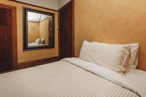 4 chambres, fer et planche à repasser, Wi-Fi, draps fournis