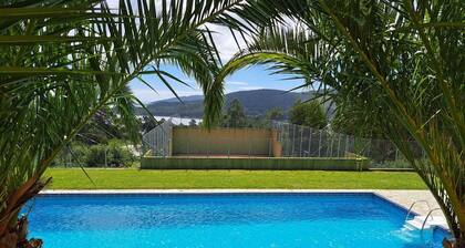 In the heart of Costa da Morte: charming apt. with pool and beach