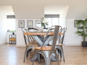 Cottage | Private kitchen | Fridge, dishwasher, electric kettle, toaster - Penthouse 23 (Newquay)
