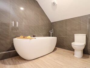 Cottage | Bathroom | Shower - Penthouse 23 (Newquay)