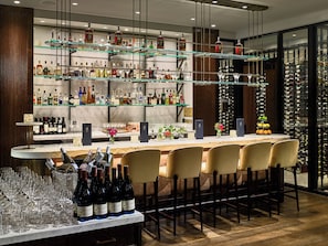 5 restaurants; breakfast, lunch and dinner served  - Laurel Hotel and Spa (Auburn)