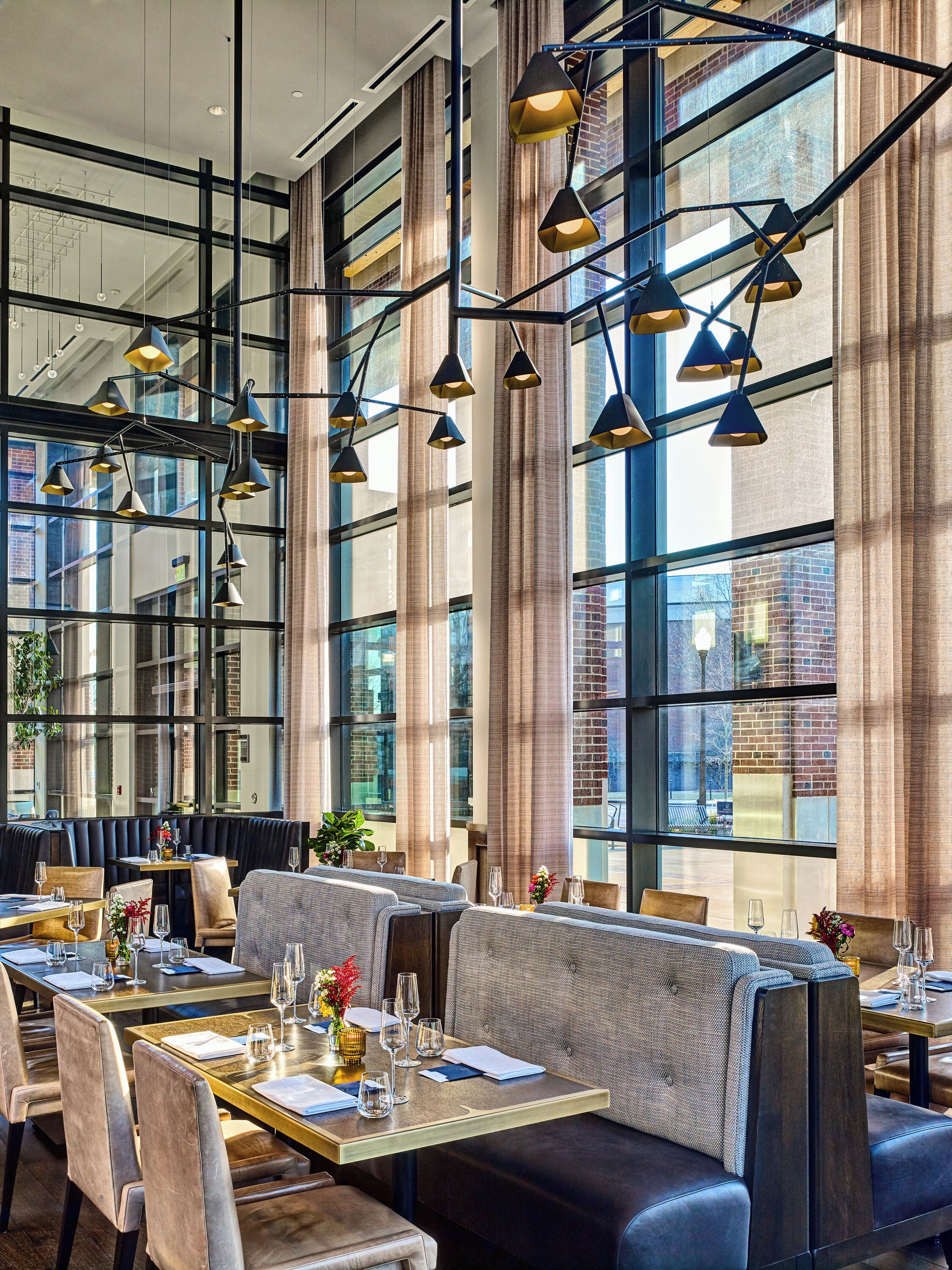5 restaurants; breakfast, lunch, and dinner served