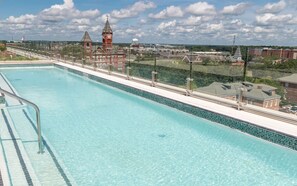 Seasonal outdoor pool - Laurel Hotel and Spa (Auburn)