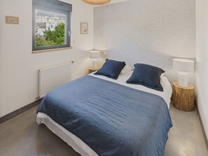 2 makuuhuonetta, silitysrauta/-lauta, ilmainen Wi-Fi