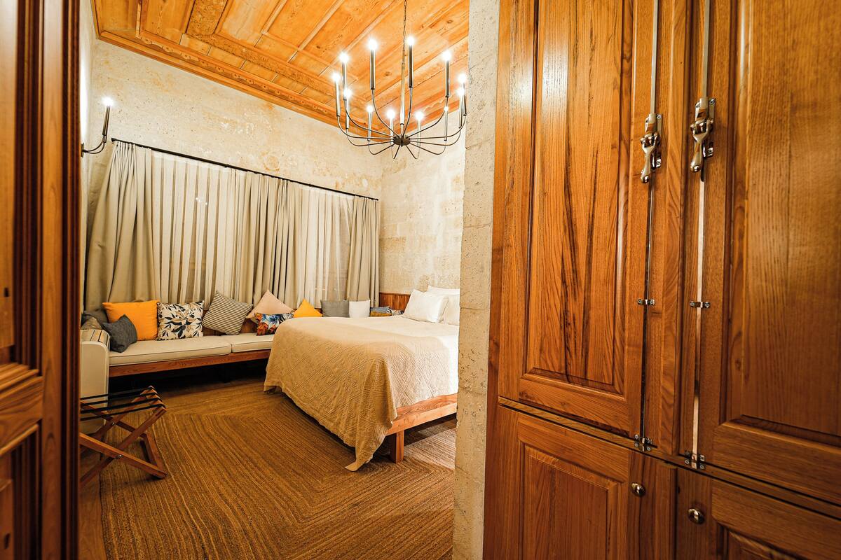 Mansion Stone Suite | Nappalirész | LED-tévé és padlófűtés