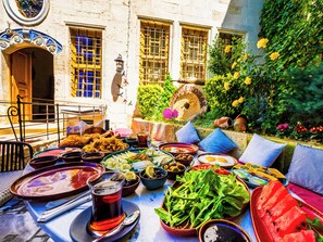 Desayuno buffet incluido todos los días 