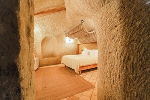 Traditional Room | Frette Italian sheets, premium bedding, memory-foam beds, minibar - Sedirli Konak (Ürgüp)