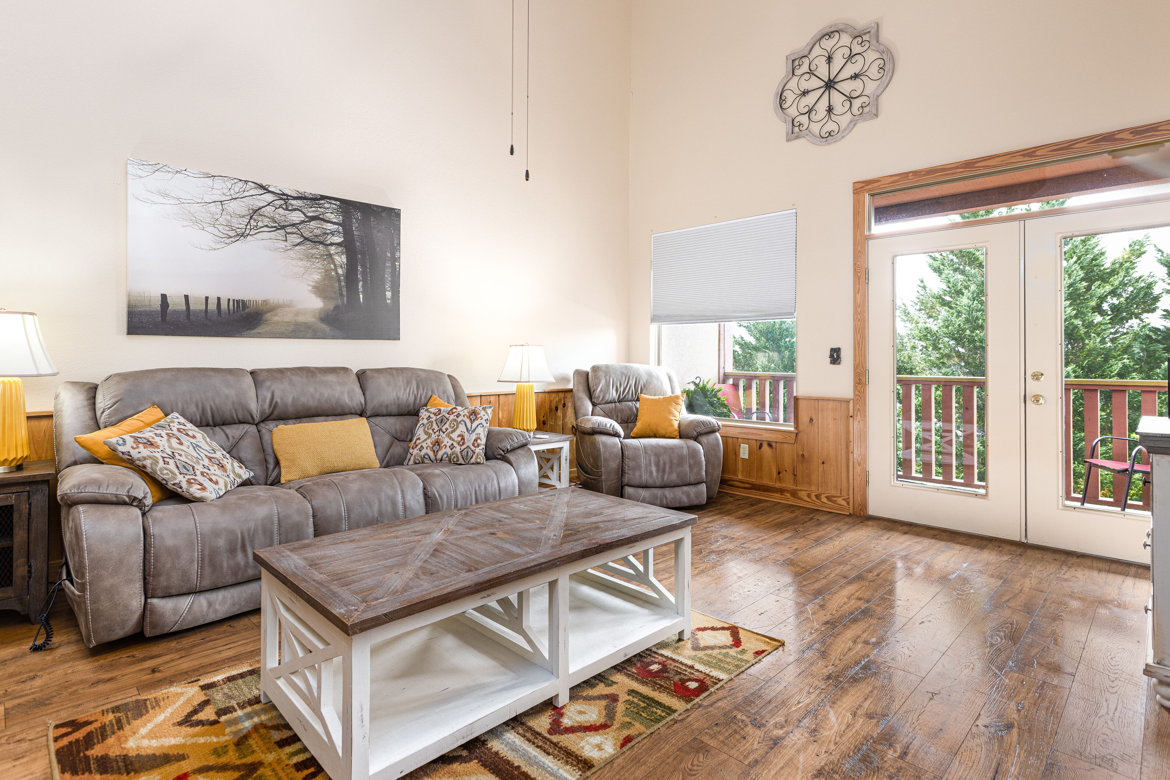 Smart TV, fireplace, DVD player