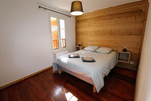 5 habitaciones, tabla de planchar con plancha y wifi gratis