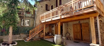 Spacious house in the heart of the Colmars ramparts!