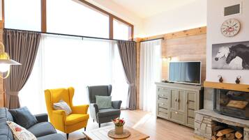 Deluxe Chalet, 3 Bedrooms, Sauna, Mountain View | View from room