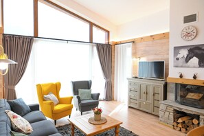 Deluxe Chalet, 3 Bedrooms, Sauna, Mountain View | View from room