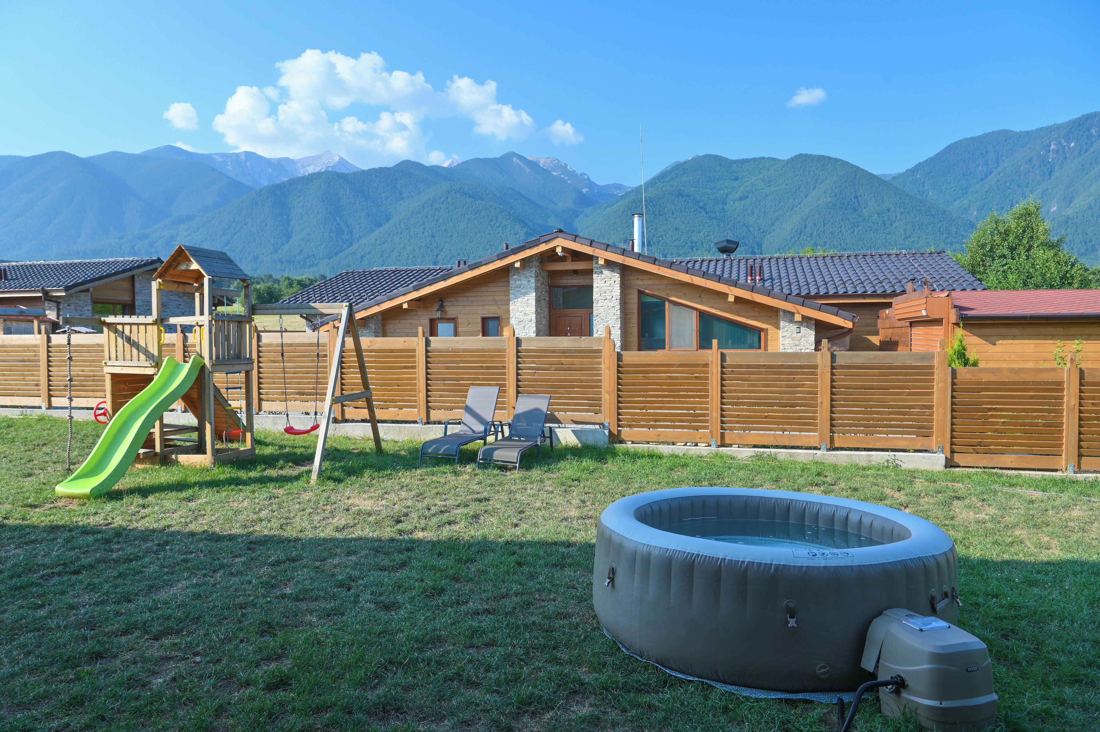 ดีลักซ์ชาเลท์, 3 ห้องนอน, ซาวน่า, วิวภูเขา | อ่างสปาส่วนตัว