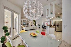 Interior - Villa Blue Lagoon - heated pool, on the water, bright, comfortable, kayaks (Cape Coral)
