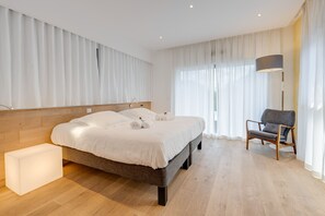 4 chambres, fer et planche à repasser, lit de bébé portatif, Wi-Fi