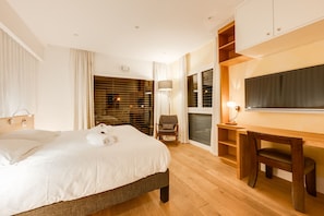 4 Schlafzimmer, Bügeleisen/Bügelbrett, Reisekinderbett, WLAN
