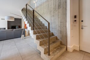 Interior - Villa Exception : terrace, fireplace, air conditioning (Annecy)