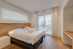 4 bedrooms, iron/ironing board, travel crib, WiFi