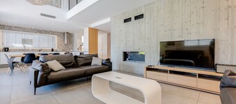 Villa supérieure - Air conditioning, garage, 100m² terrace