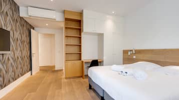 2 bedrooms, iron/ironing board, travel crib, WiFi