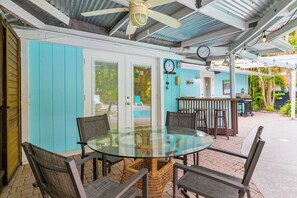 Outdoor dining - Pool Party North · Pool & Spa · Updated Jan 2025 (Holmes Beach)