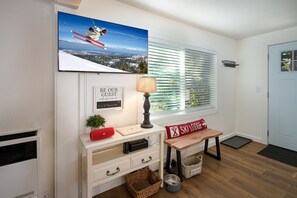 Interior - Pet Friendly Cabin Close to Beach & Slopes, Live Like a Local (Kings Beach)