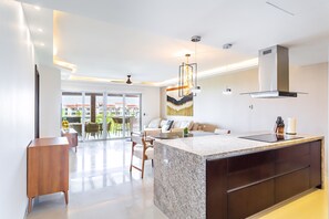Interior - Experience modern luxury in this fully renovated Ocean View Penthouse (Playa del Carmen)