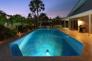 A heated pool - 2041 Managed By Brampton Park (Pompano Beach)