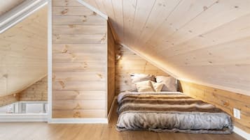 4 bedrooms, travel crib, free WiFi, bed sheets