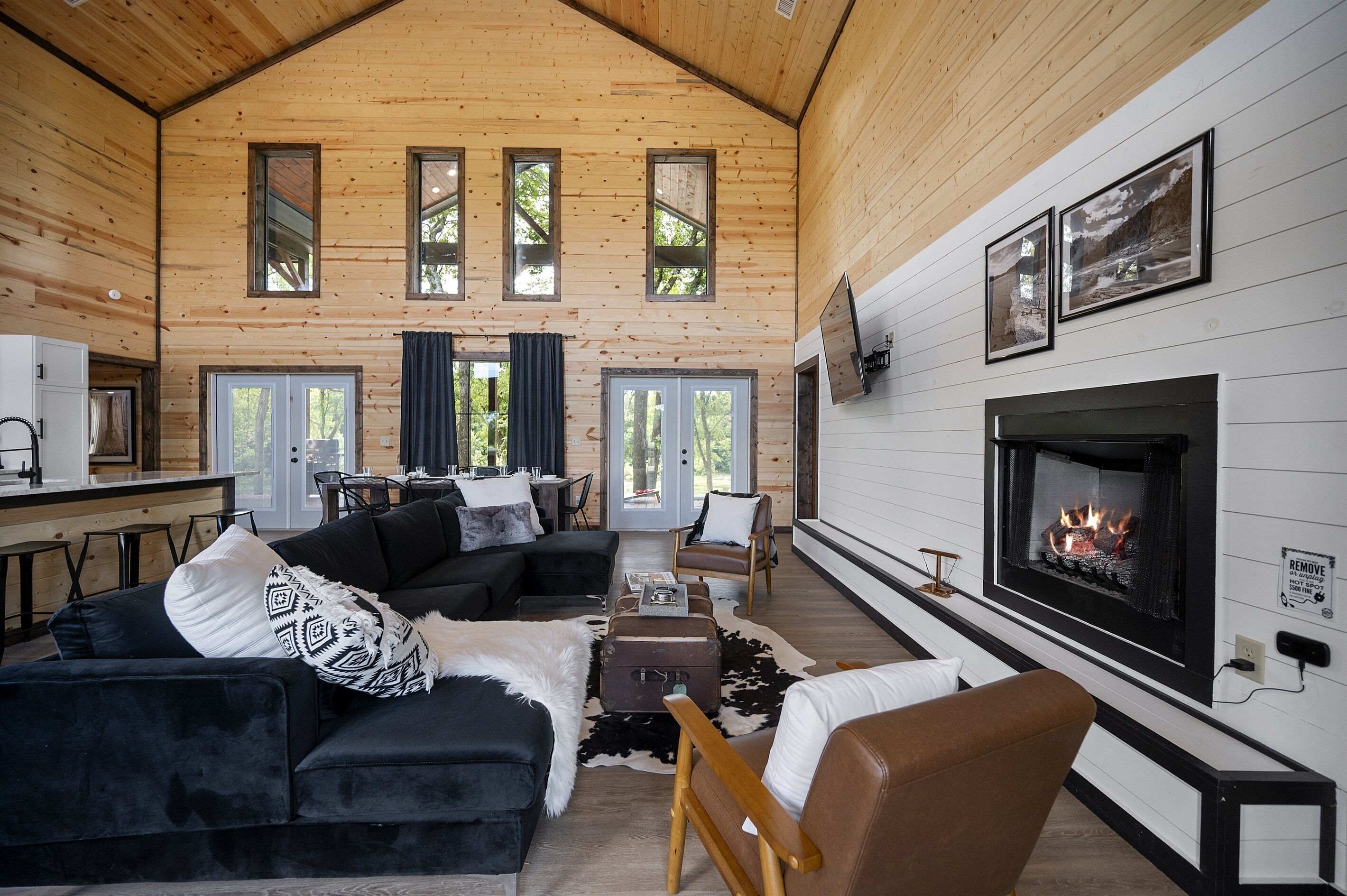 Smart-tv och eldstad