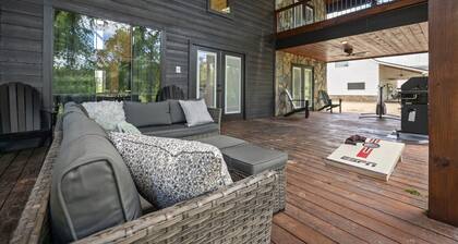 Hot Tub | Fireplace | Patio | Pets OK | Waterfront