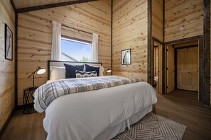4 bedrooms, iron/ironing board, travel cot, free WiFi