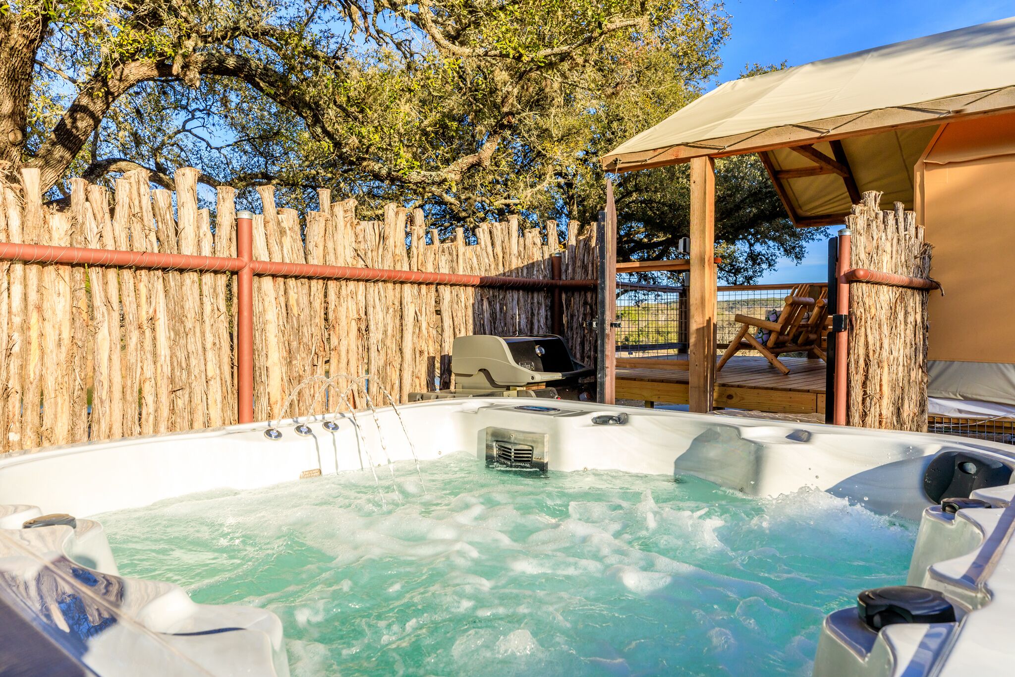 Outdoor spa tub
