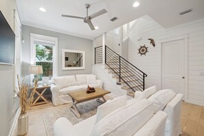 Fernseher, Tischfußball