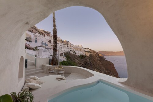The Exotic Cave Suite