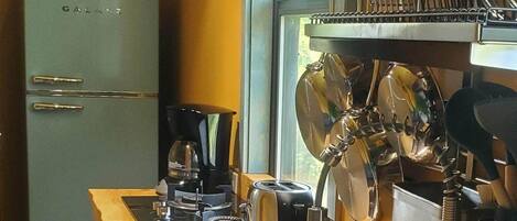 Fridge, cookware/dishes/utensils, paper towels