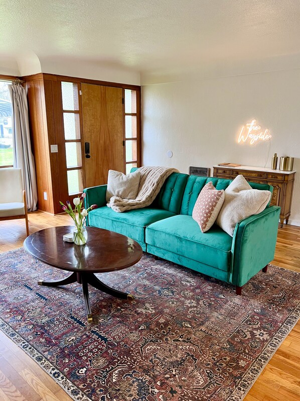 Smart TV, fireplace, video games, table tennis