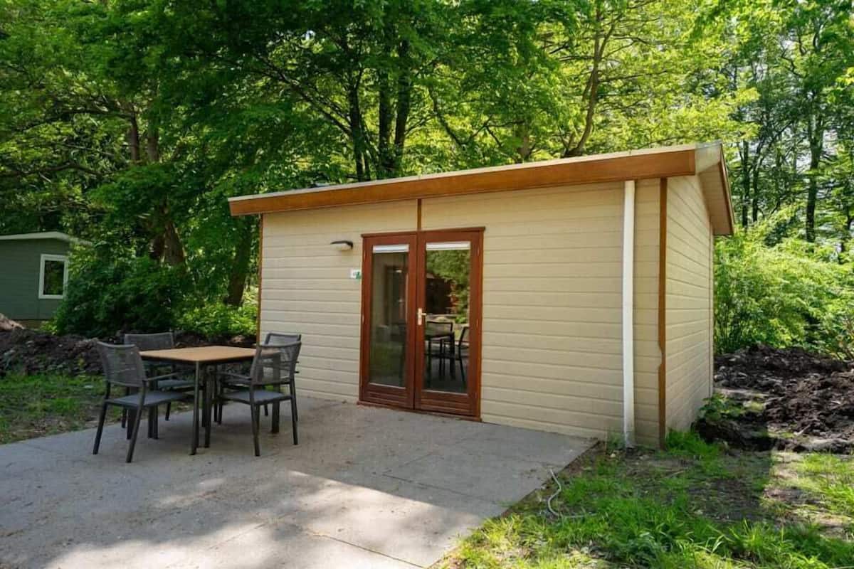 1 bedroom, individually decorated, individually furnished