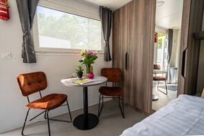 Comfort Connecting Room 2 | Living area