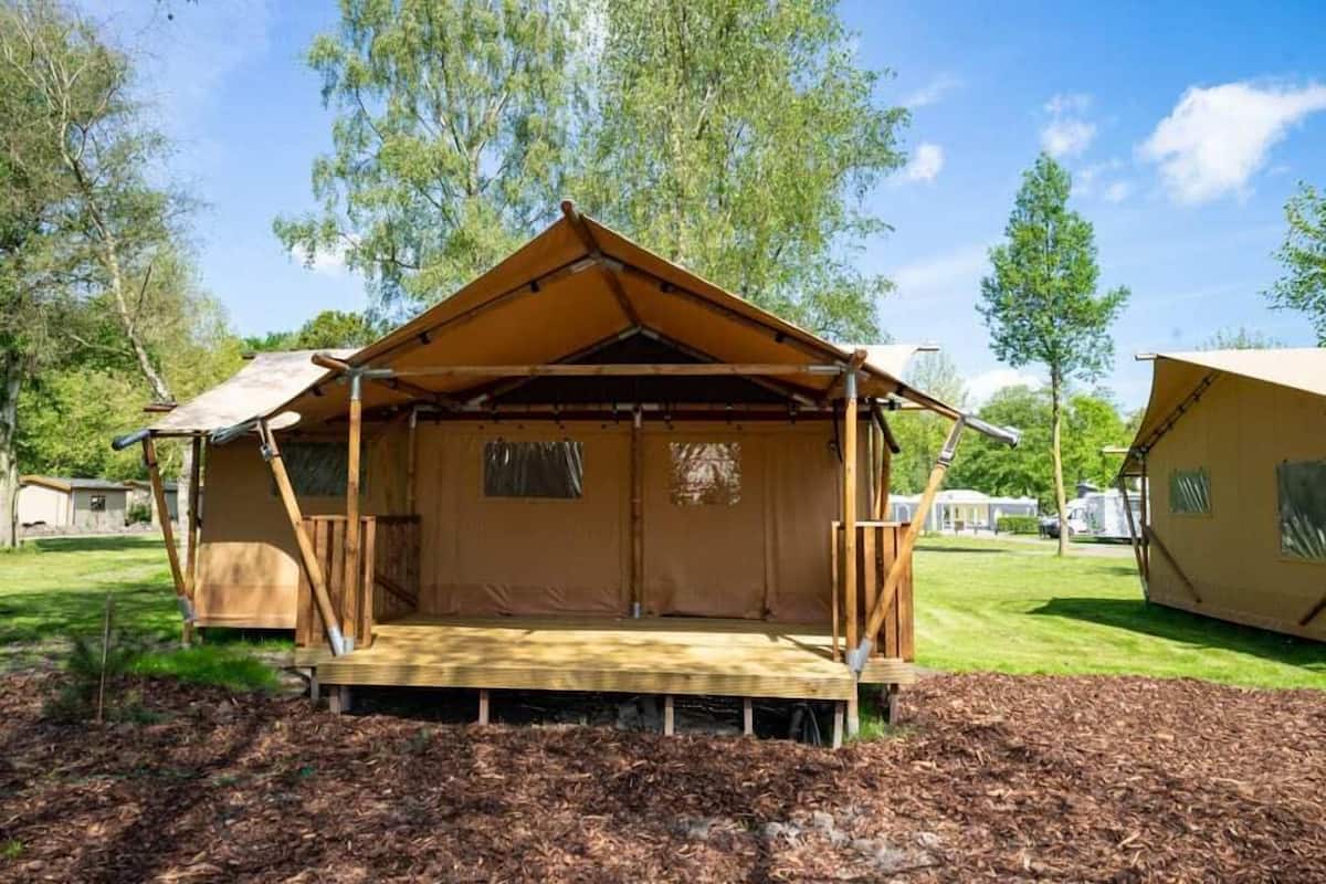 1 bedroom, individually decorated, individually furnished