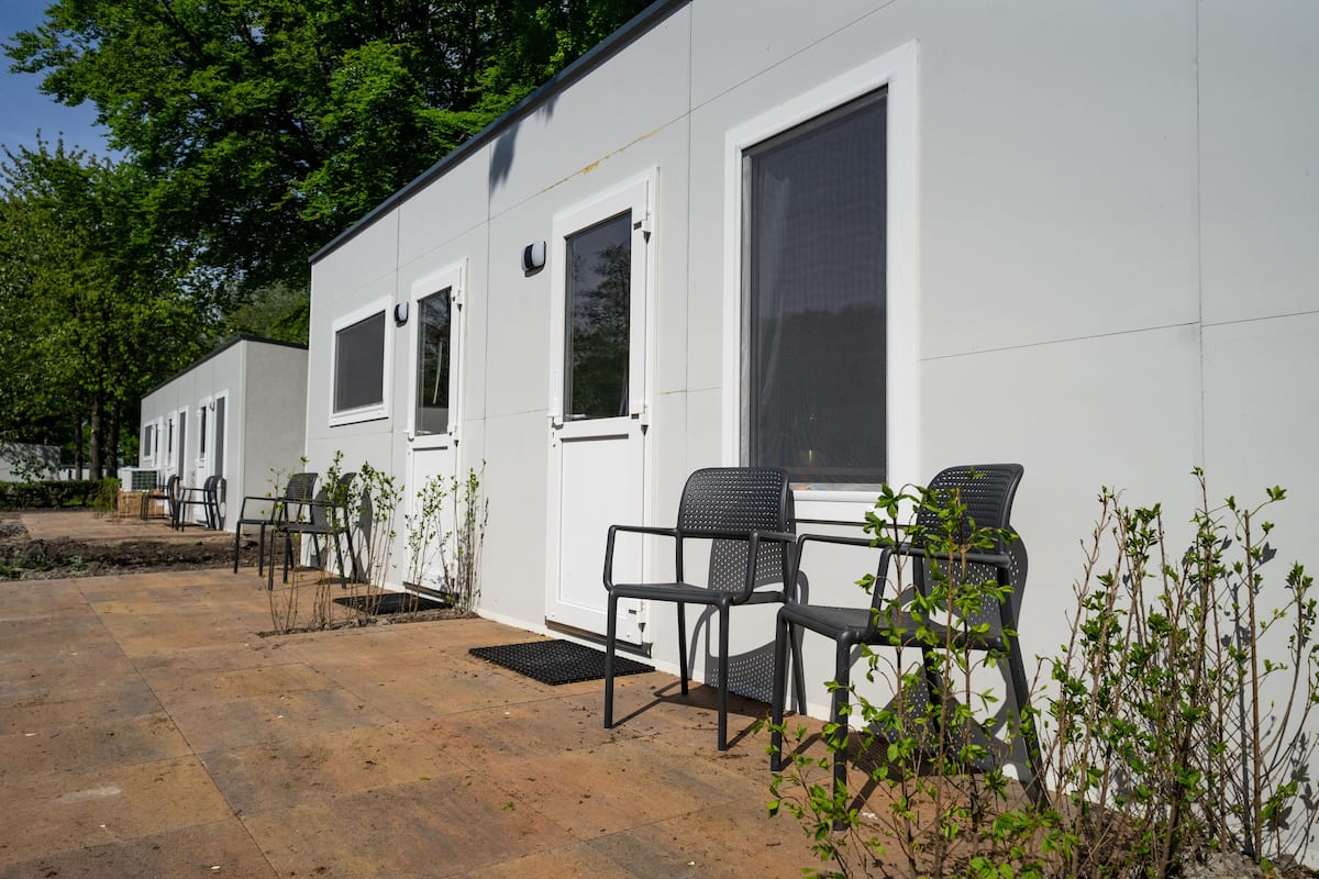 1 bedroom, individually decorated, individually furnished