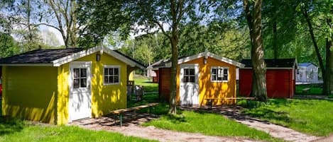 Cabin 2 | 1 bedroom, individually decorated, individually furnished